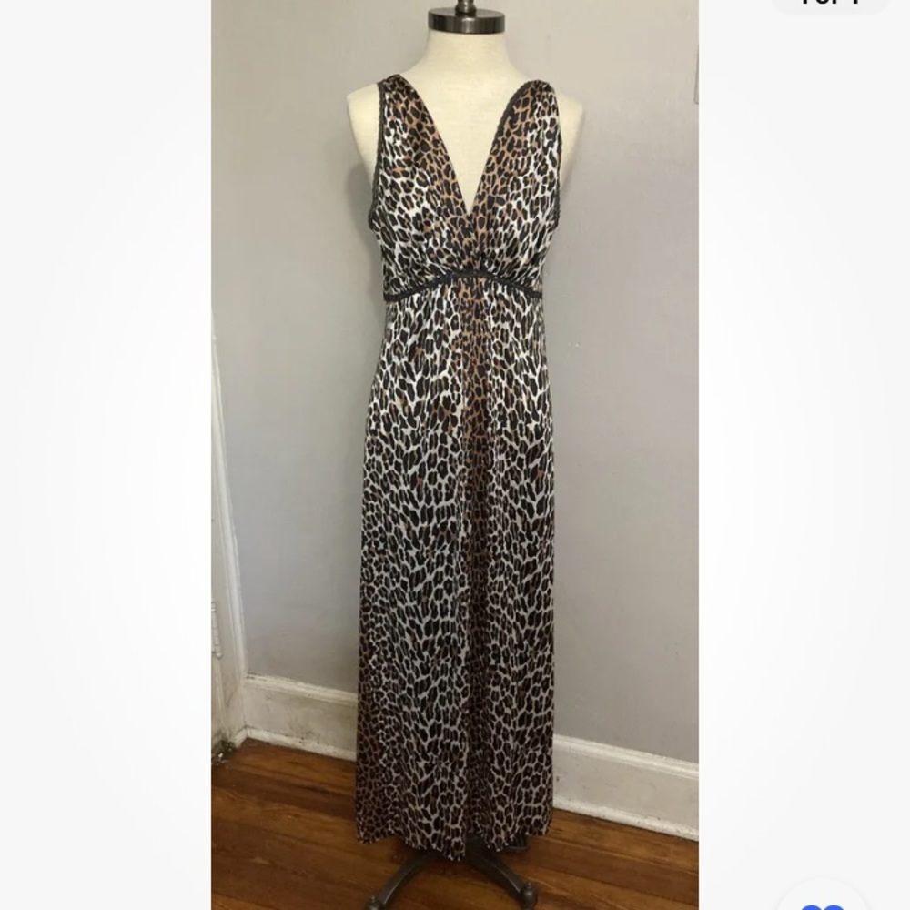 9-27 Vintage Vanity Fair Outlet nylon Nightgown Long Animal print Cheetah